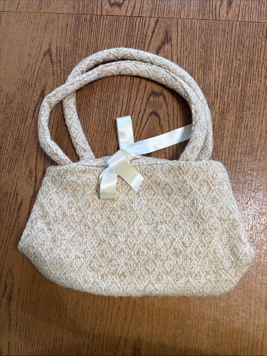 Boyne Valley Weavers Handbags - Boyne Valley Weavers Cream Women's Shoulder Bag with Bow Accent